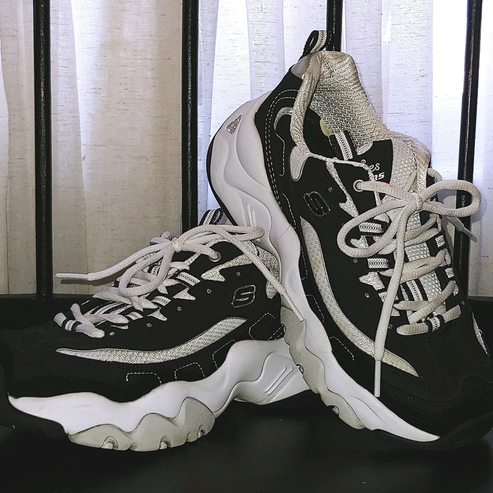 Skechers air-cooled memory foam d'lites